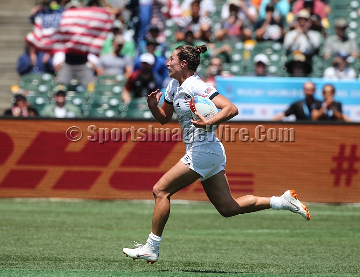 2018RugbySevensSat-17.JPG - Lauren Doyle (6) of the United States scores a late try against New Zealand in the women's championship semi-finals of the 2018 Rugby World Cup Sevens, Saturday, July 21, 2018, at AT&T Park, San Francisco.  New Zealand defeated the United States 26-21. (Spencer Allen/IOS via AP)
